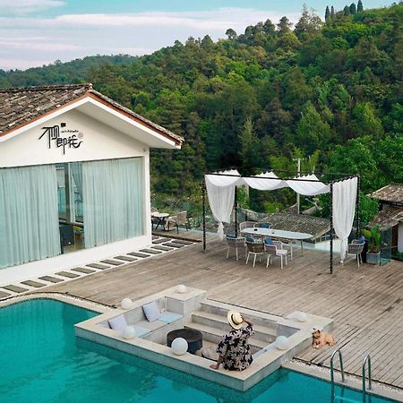 No Flowers Boutique Hostel คุนหมิง ภายนอก รูปภาพ