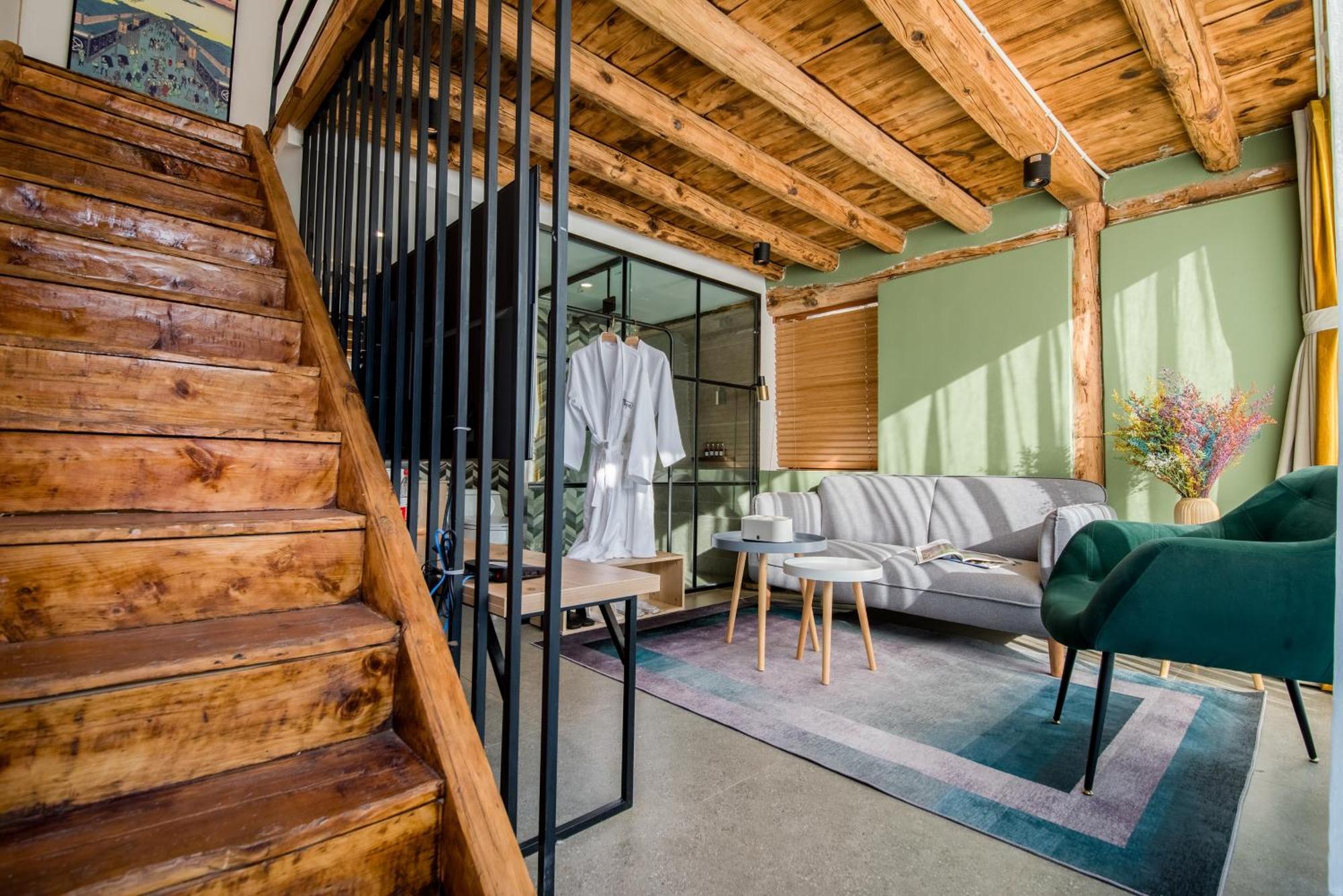 No Flowers Boutique Hostel คุนหมิง ภายนอก รูปภาพ