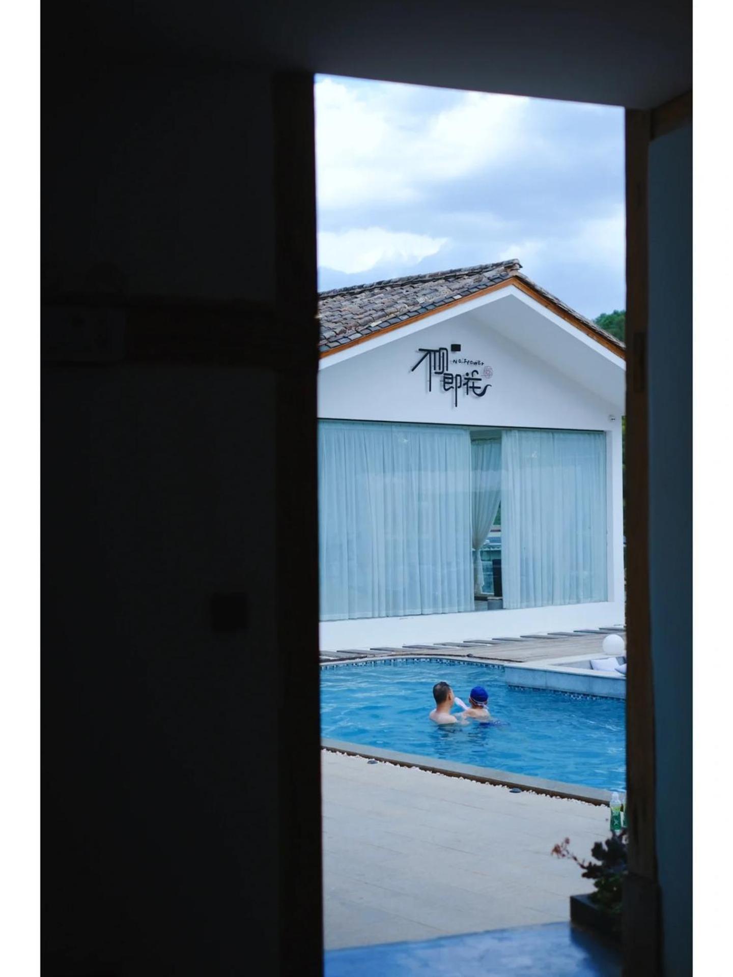 No Flowers Boutique Hostel คุนหมิง ภายนอก รูปภาพ